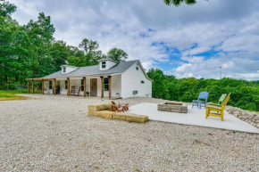 Fire Pit and Grill Pet-Friendly Lake Ozark Cabin!